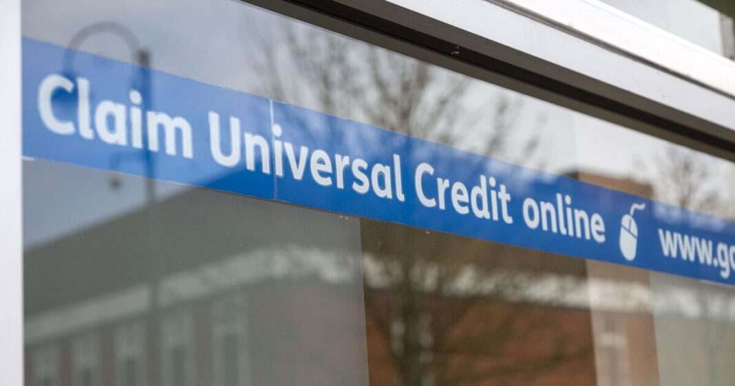 Everyone on Universal Credit urged to claim extra £24,871 handout | Personal Finance | Finance