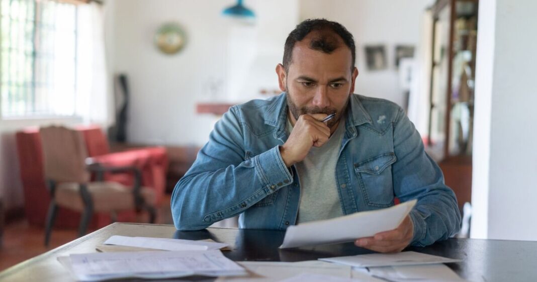 HMRC alert as £300 bill coming for sole traders and landlords | Personal Finance | Finance