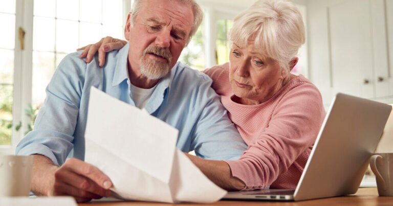 Two groups issued State Pension £7K shortfall warning | Personal Finance | Finance