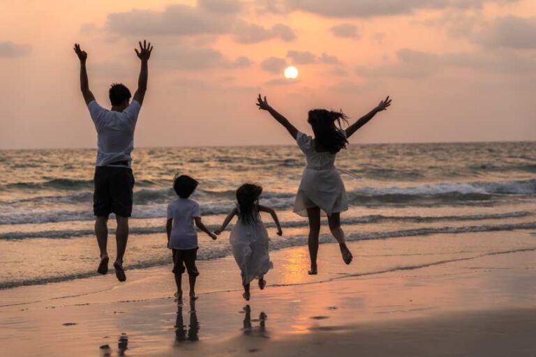 Family Travel Trends in Japan, India, Thailand, and Singapore: A Shift Towards Meaningful Experiences, Wellness, and Quality Time Over Traditional Sightseeing