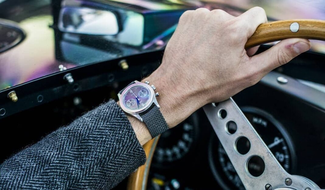 12 Best EDC Essentials For Men – Our Top List For 2025