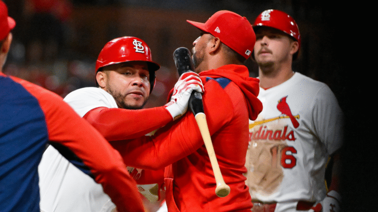 Cardinals’ Willson Contreras throws bat toward umpire, plunks own coach after heated ejection vs. Pirates