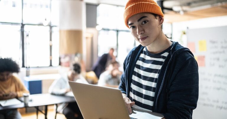New study sheds light on what kinds of workers are losing jobs to AI