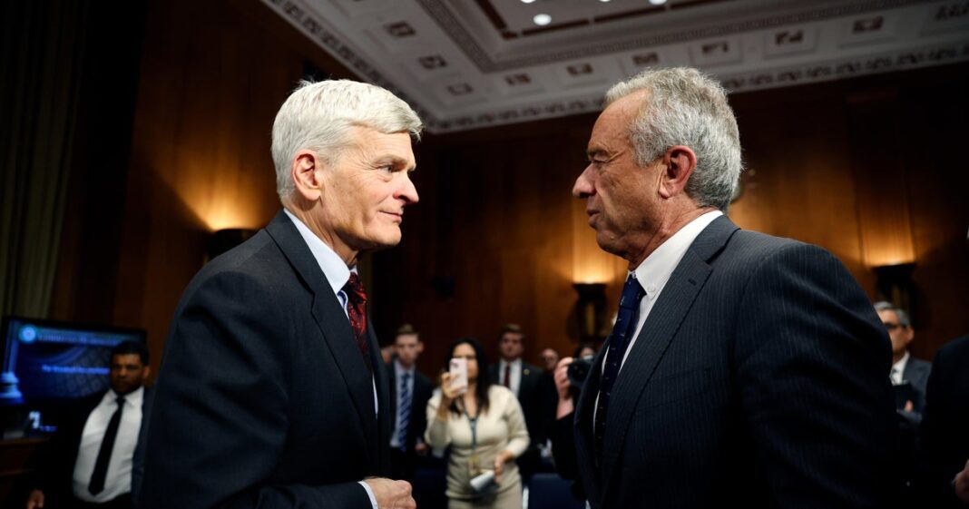 Sen. Cassidy calls for vaccine advisory meeting to be postponed amid CDC departures