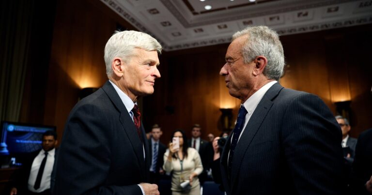 Sen. Cassidy calls for vaccine advisory meeting to be postponed amid CDC departures