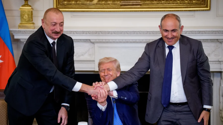 White House Week in Review (Aug. 9): Peace Deal, Purple Heart Day, $100 Billion From Apple