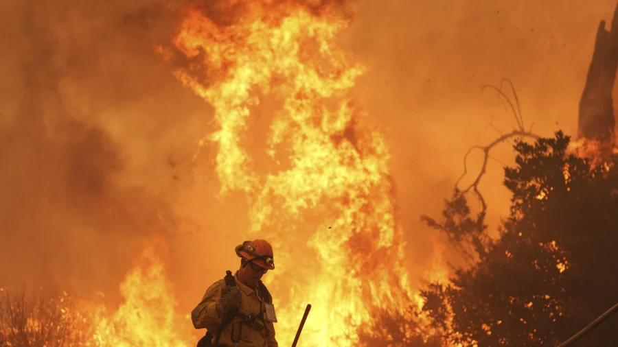 Firefighters Make Progress Against Blaze That Forced Thousands to Flee North of Los Angeles