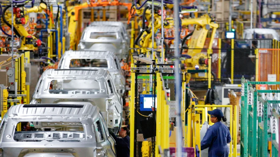 New York Manufacturing Employment Down 45 Percent Since 2000: Analysis