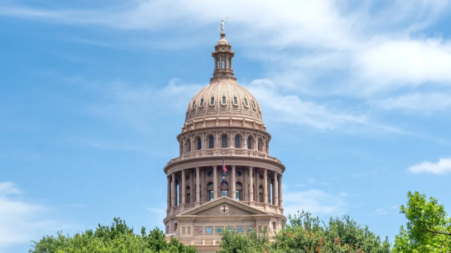 Texas Senate Passes Redistricting Bill, Sending It to Governor