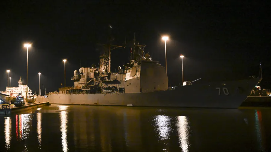 US Warship Seen Headed Toward Caribbean