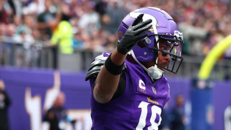 2025 NFL awards predictions: Expert best bets for MVP, Rookie of the Year and all season-long awards