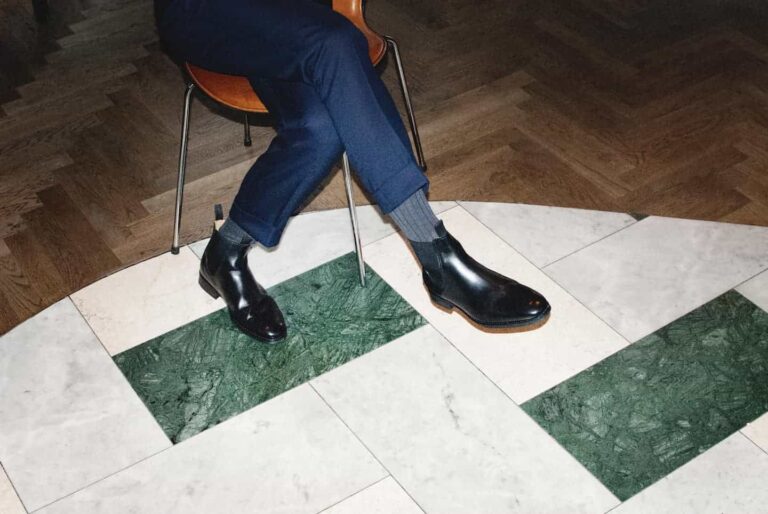 How To Wear Chelsea Boots For Men In 2025