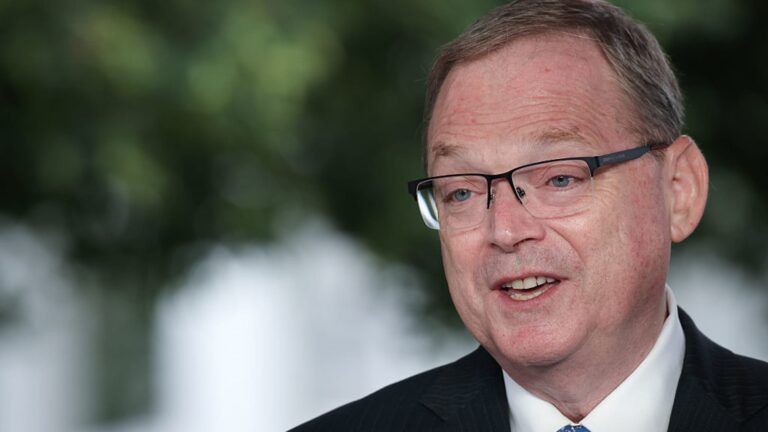 White House advisor Hassett expects jobs report to revise up