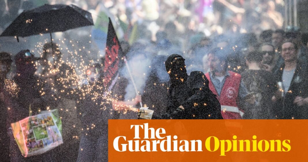 France has a massive debt crisis. So why is it spending billions a year subsidising business? | Alexander Hurst