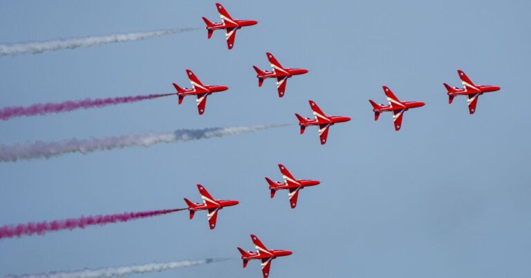Where to spot Red Arrows this weekend – list of towns and villages | UK | News