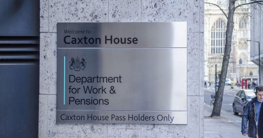 DWP warning as people on six benefits ‘getting letters’ over £150 | Personal Finance | Finance