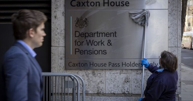 DWP reveals one benefit that will be exempt from bank account checks | Personal Finance | Finance