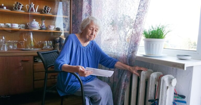 DWP letter sent to millions of pensioners over £300 payment | Personal Finance | Finance
