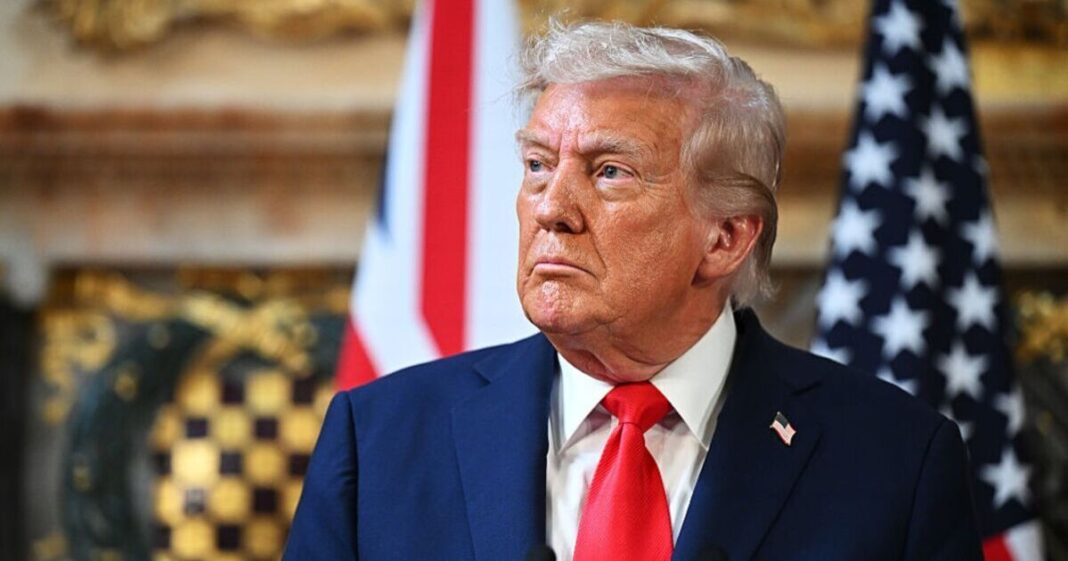 Trump delivers shock blow to Keir Starmer as he unleashes 100% tariff threat on UK | World | News