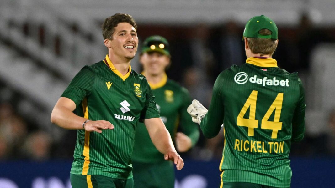 South Africa take out ODI series against England in final-ball thriller