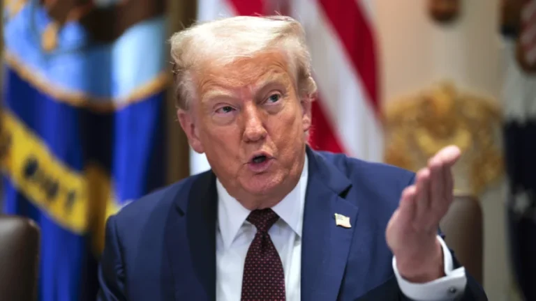REPLAY: Trump Hosts Congressional Members for White House Dinner