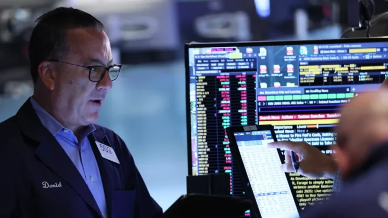 Dow Jones Closes Above 64,000 for First Time as Wall Street Bets on Rate Cuts