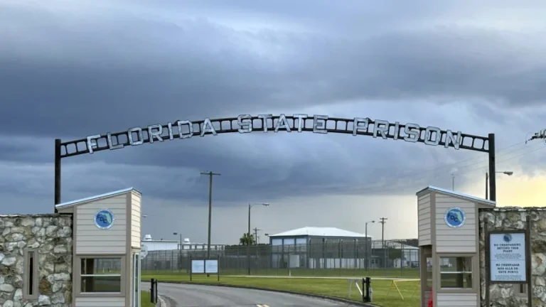 Florida man who killed 2 women set for lethal injection next month, extending execution record