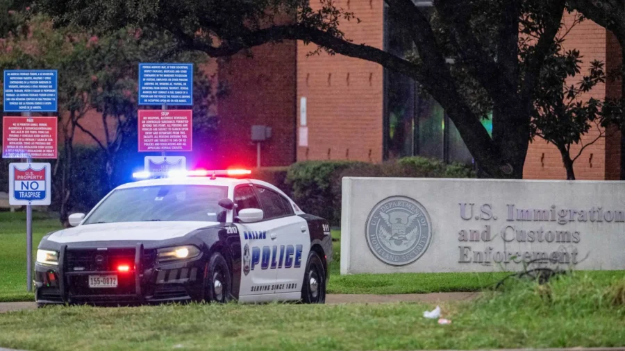 2nd Detainee Dies After Shooting at Dallas ICE Facility