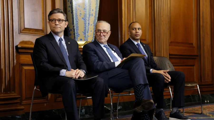 Republican, Democratic Leaders Dig In in Shutdown Standoff Ahead of Meeting With Trump