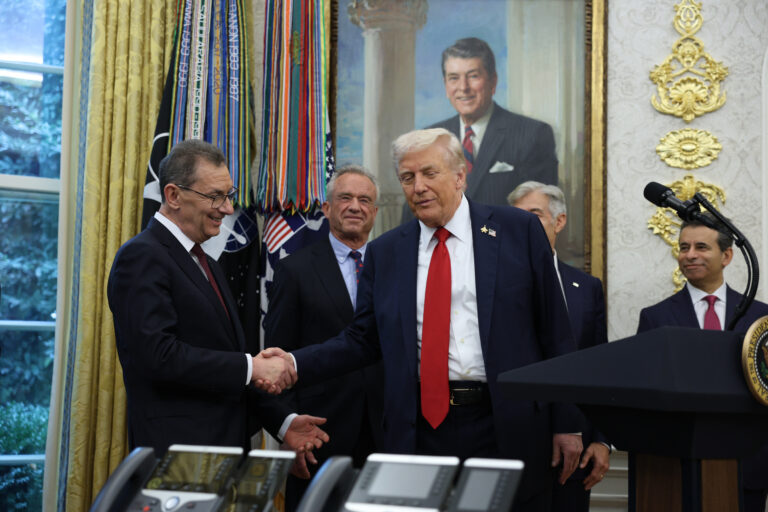 Pfizer, Trump strike drug pricing deal