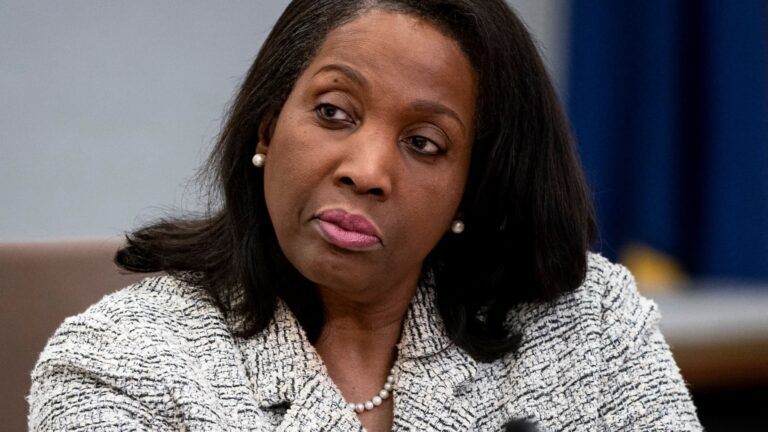 Supreme Court lets Fed’s Lisa Cook keep job before oral argument