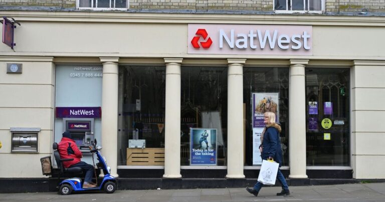 UK savers £16,000 warning and told they could be missing out on £7,000 | Personal Finance | Finance
