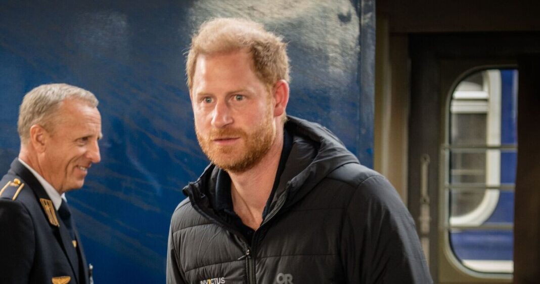 Royal Family: Prince Harry ‘can’t help himself’, says insider | Royal | News