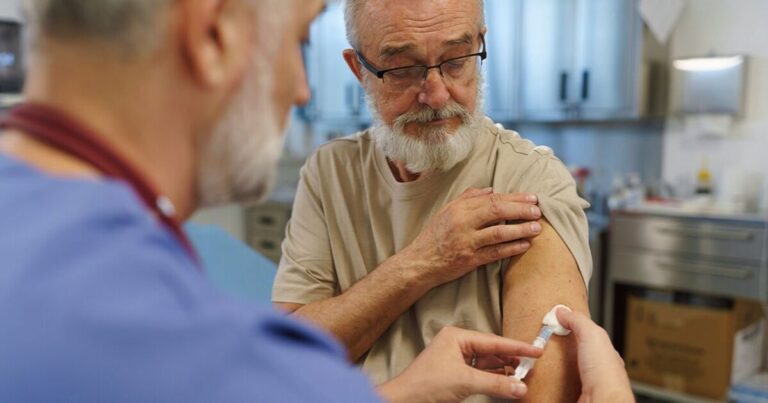 NHS warns two groups not to get the flu jab as vaccine season starts | Personal Finance | Finance