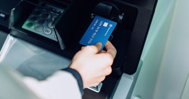 Universal Credit £60 alert over funds being deducted from bank account | Personal Finance | Finance