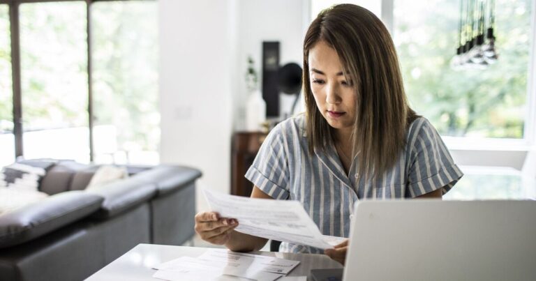 HMRC urges Brits to act now to avoid missing out on average of £2,240 | Personal Finance | Finance