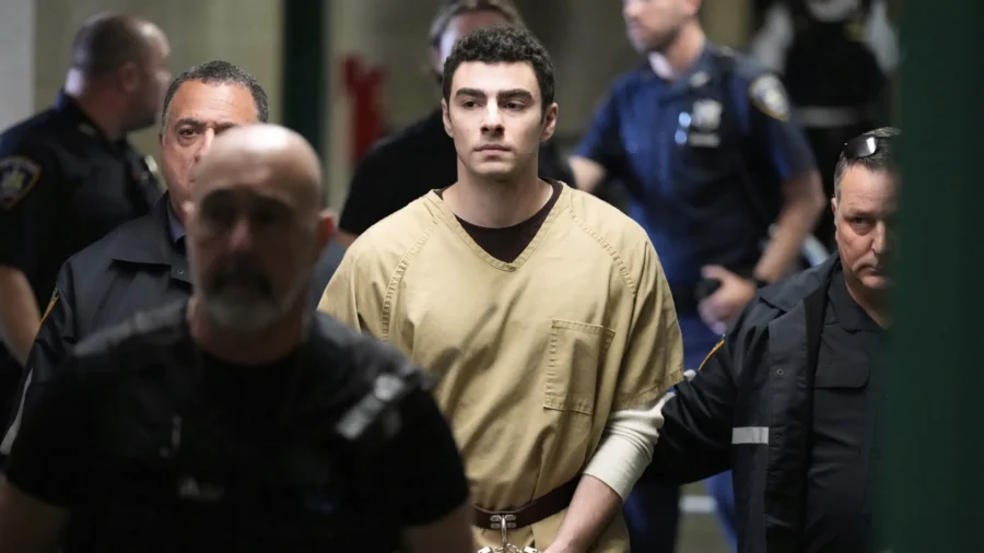 Luigi Mangione’s Lawyers Seek Dismissal of Federal Charges in Assassination of UnitedHealthcare CEO