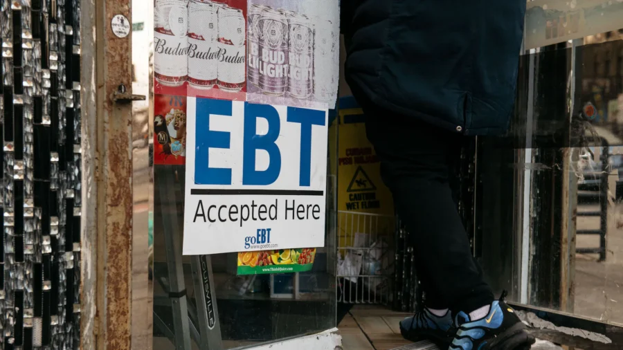 id1097705-food-stamps.jpg-900x506.webp.webp