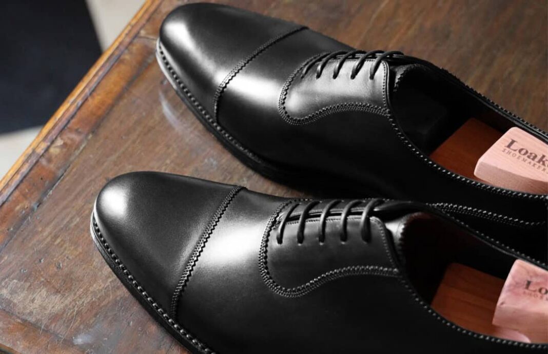 loakeshoemakers_apairoftoecutoxfordshoesbyloake.jpg