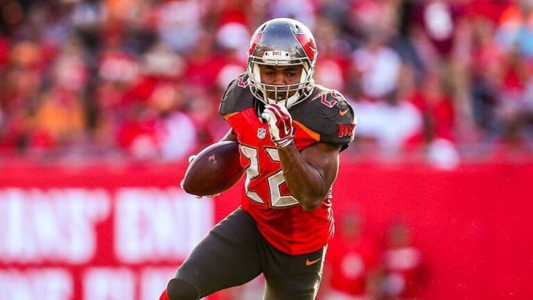 Doug Martin dies in police custody: Ex-Bucs RB, suffering mental health issues, struggled while being detained