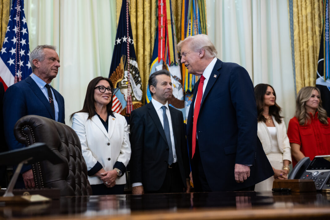 white-house-53392.jpg