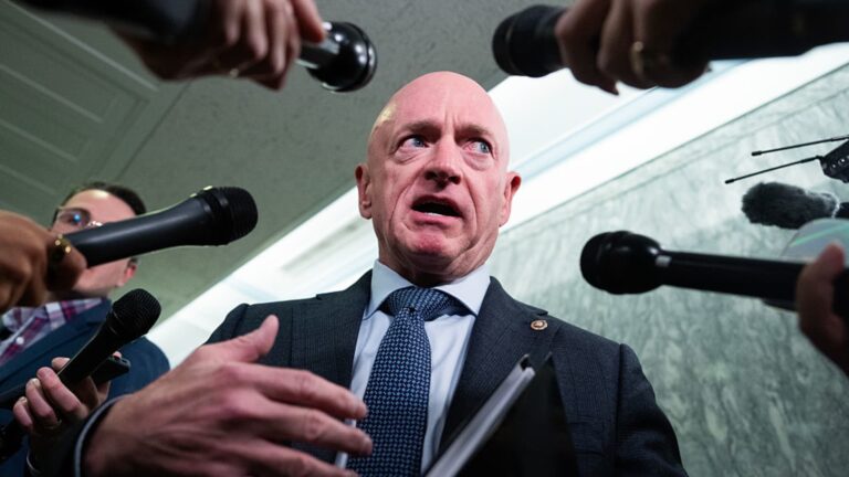 Sen. Mark Kelly probed by Pentagon over unlawful orders video