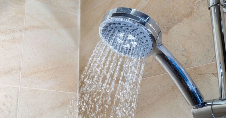 Octopus Energy gives exact temperature for showers and baths with £65 at stake | Personal Finance | Finance