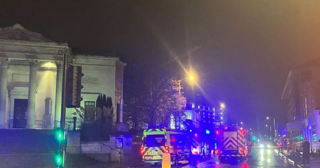 Stockport train station: Bomb squad on the scene as people urged ‘do not travel’ | UK | News
