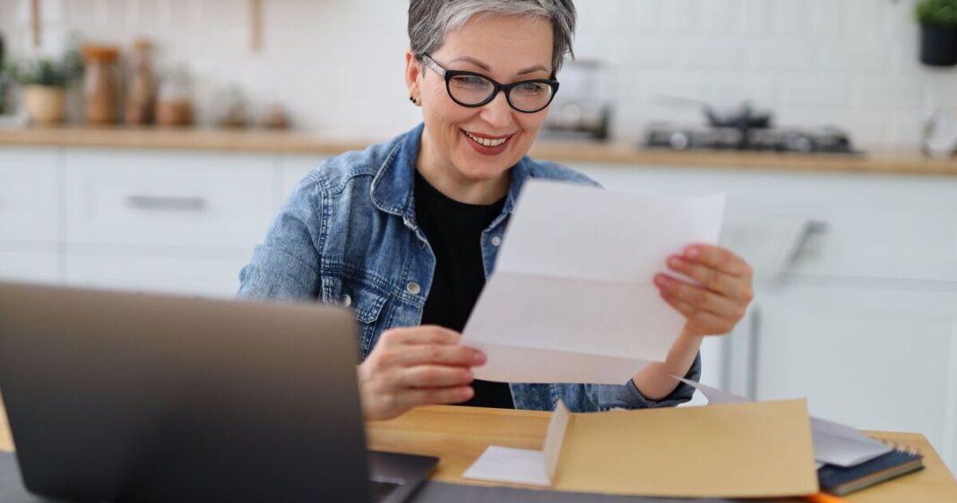 More than 880,000 pensioners to be handed up to £305 help with heating bills this month | Personal Finance | Finance