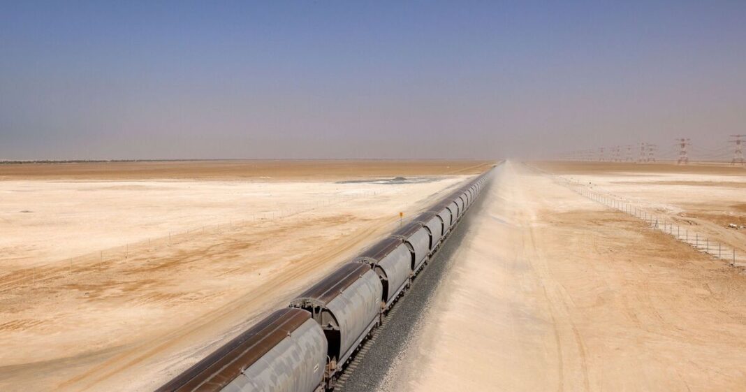 All we know about incredible £8bn railway being built in the desert | World | News