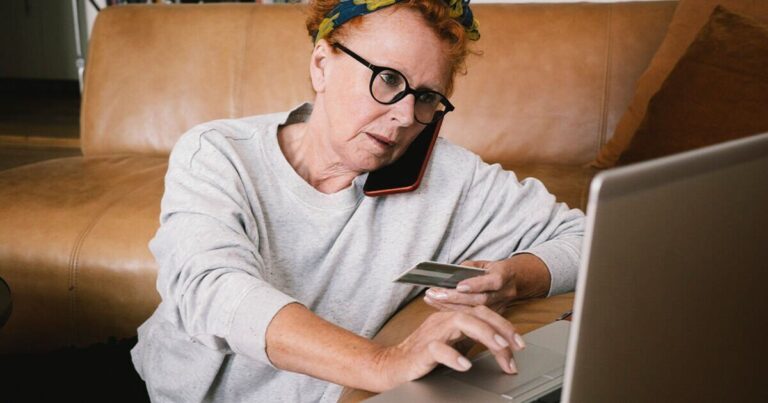 Pension warning for anyone who earns above this amount over HMRC form | Personal Finance | Finance