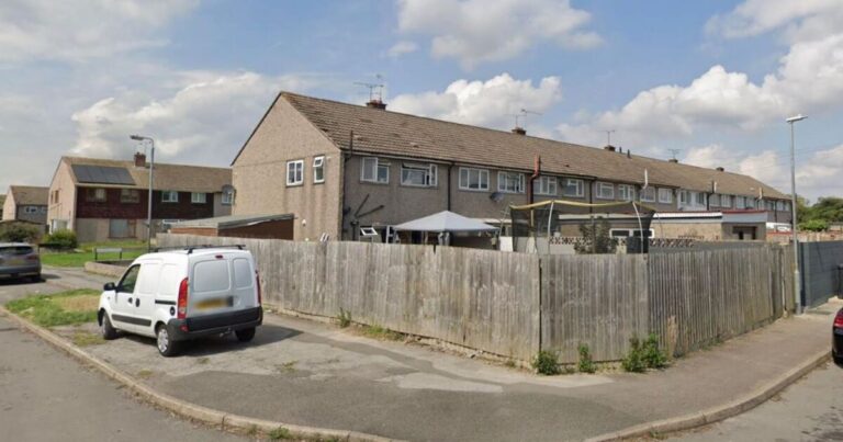 Girl, 13, arrested on suspicion of murder as woman found dead in Swindon | UK | News