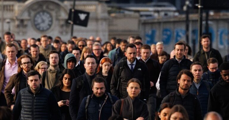 Brits urged to make simple change to add £134k to pension | Personal Finance | Finance