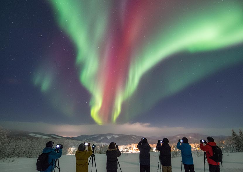 Japan Joins Canada, US, UK, Ireland in a Colourful Night Sky as Northern Lights Illuminate Due to Solar Flares, Boosting Astro Tourism New Update is Here